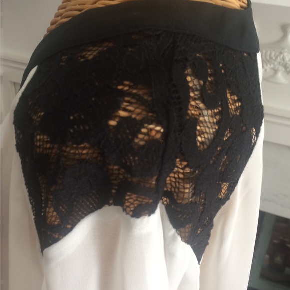 New Bisou Bisou Sheer Wrap Blouse Black Lace - Picture 3 of 5